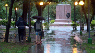 Las lluvias continuarán hasta el viernes y comienza el descenso de temperatura