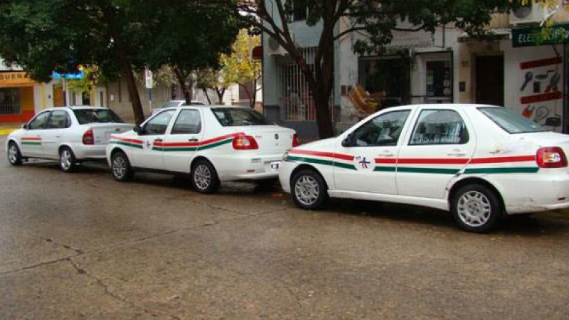Remiseros del servicio Chaco Corrientes lograron un año de gracia