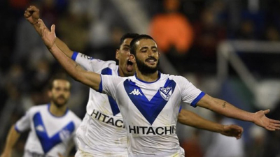 Vélez venció a Newells en el inicio de la Superliga