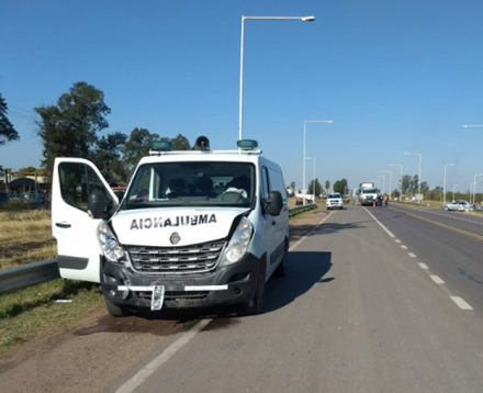 AMBULANCIA-CON-FERETRO1-(1).jpg