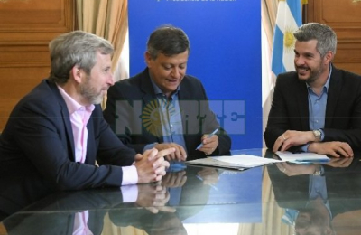Peppo firmó convenio para el desendeudamiento provincial