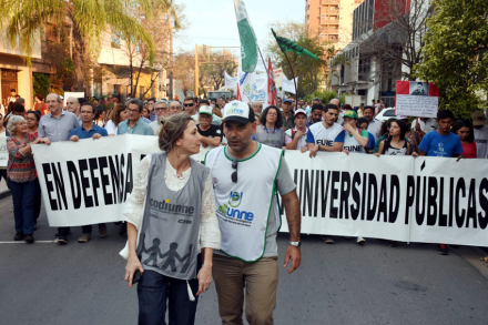 Universitarios 2.jpg