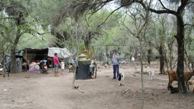 Comunidades aborígenes mantienen la toma de 36 lotes en Miraflores y preocupa el clima de tensión