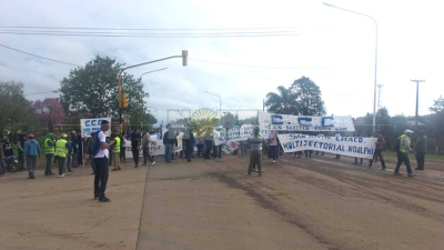 General San Martín: cortan la ruta 90 en dos sectores