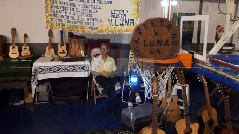 Artesanos y expositores de Sáenz Peña exhiben productos en el estadio arena Uncaus