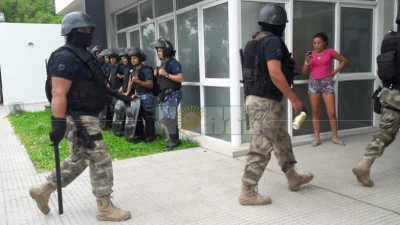 Comisaría Segunda: un preso se hizo un corte en el brazo y causó incidentes porque no pudo recibir la droga