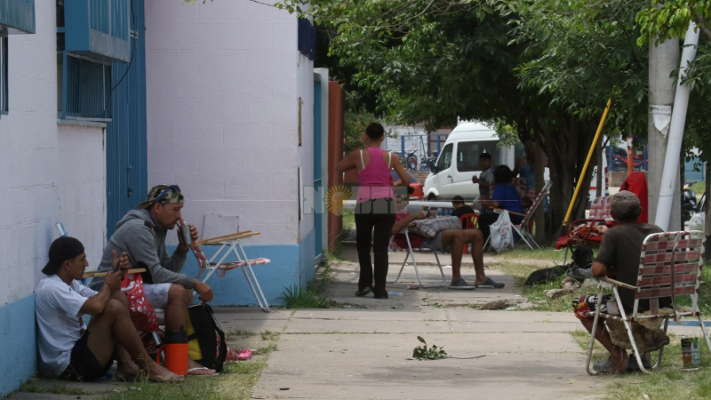 Tres noches a la intemperie por un lugar en el jardín de infantes