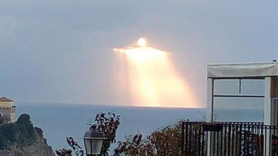 Un Jesús iluminado aparece en el Mediterráneo