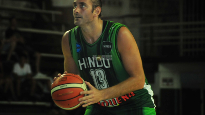 Hindú va por su lugar entre los cuatro primeros