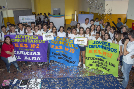 JOVENES-1.jpg