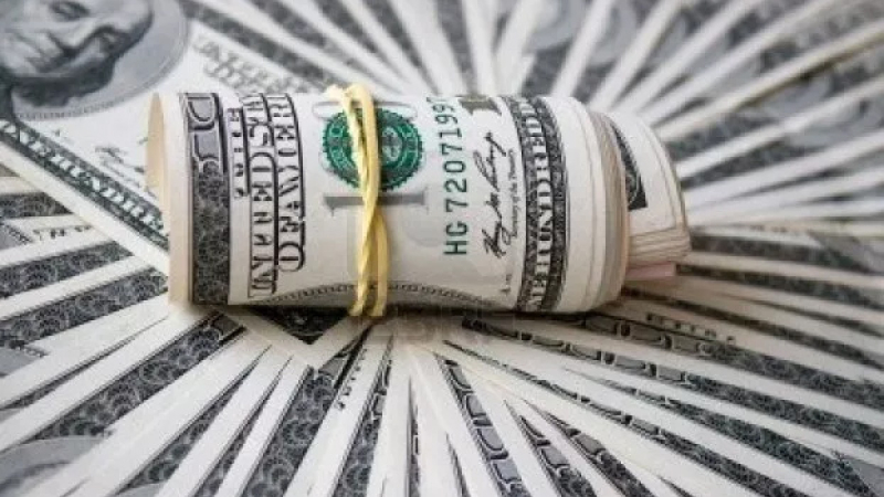 Dólar baja 34 centavos, a 46,01 pesos