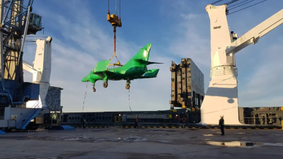 Desde Francia, llegaron los cinco aviones Súper Étendard para la Armada Argentina