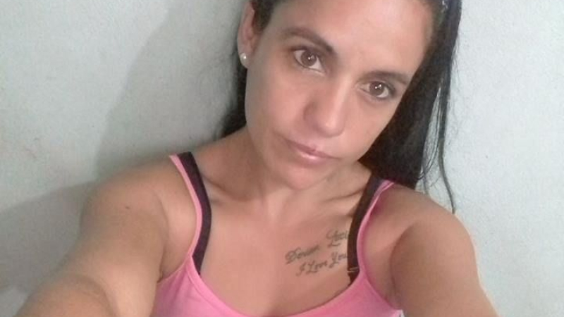Una mujer abusaba de un menor, le mintió que quedó embarazada y comenzó a extorsionarlo