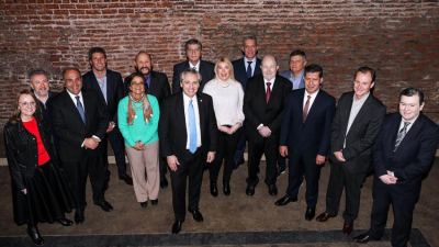 Peppo entre los 12 gobernadores del PJ que se reúne con Alberto Fernández