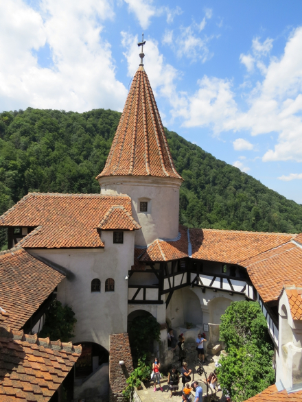 2 CASTILLO DE BRAN -Conde Drácula-. Rumania.jpg