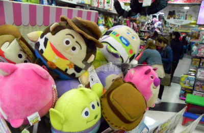 Pese a los precios y la devaluación padres, tíos y abuelos cumplieron con los regalos