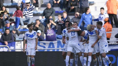 Victoria de Vélez ante Newells, con Gago en la cancha