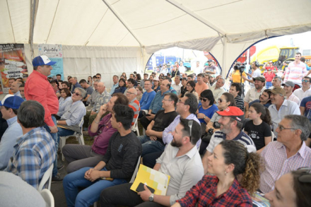 58CHARLA-SALVADOR.jpg