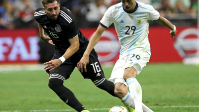 Argentina cerró la gira quitándole el invicto a México con una goleada 4-0