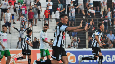 For Ever rescató un empate agónico