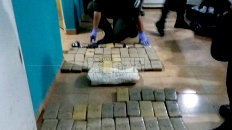 Fontana: atrapan a "Mono", acusado de liderar banda y secuestran más de 81 kilos de droga