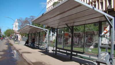 Enorme malestar ciudadano por el paro de colectivos que se mantiene