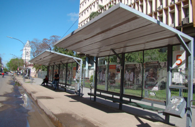 Enorme malestar ciudadano por el paro de colectivos que se mantiene