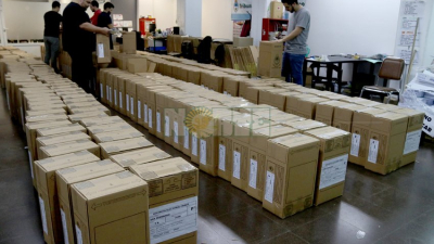 Candidatos cierran sus campañas para las elecciones del domingo