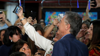 Macri votó acompañado por militantes que cantaron el ya famoso "Sí, se puede"