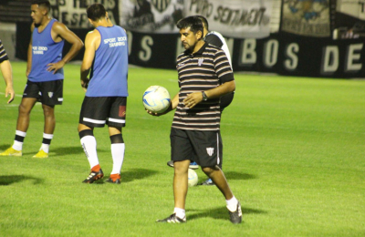 Norberto Acosta: “El equipo se la jugó a muerte y salvar un punto no está mal” 