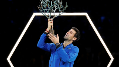 Djokovic festejó en París y da señal a sus rivales de cara al ATP Finals