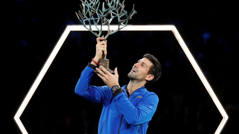 Djokovic festejó en París y da señal a sus rivales de cara al ATP Finals