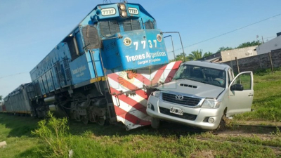 Formación ferroviaria embistió un vehículo en Presidencia de la Plaza ?