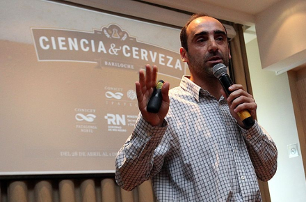 CIENCIA Y CERVEZA .JPG