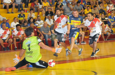 Glorias de Boca y River se exhibieron en Resistencia