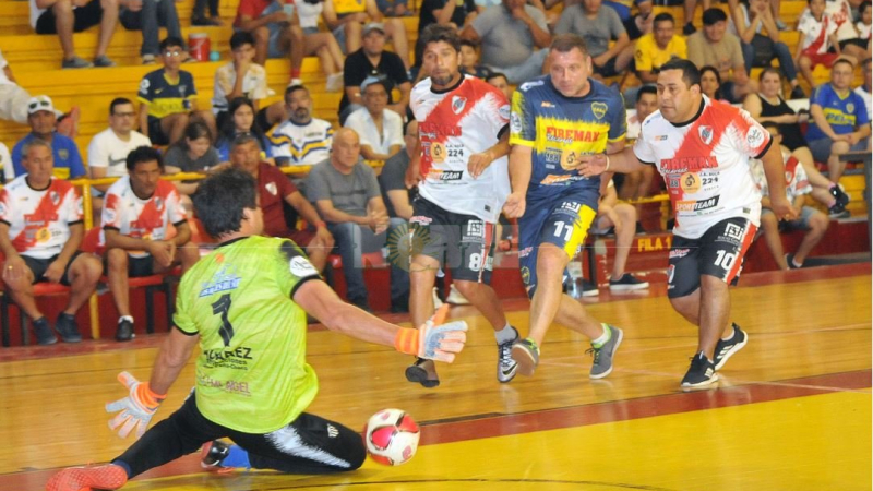 Glorias de Boca y River se exhibieron en Resistencia