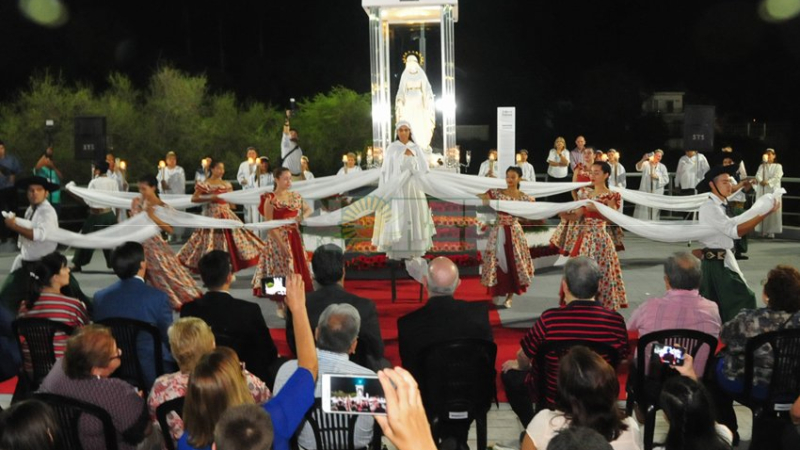 Emotivo homenaje de la ciudad a la Virgen María Inmaculada