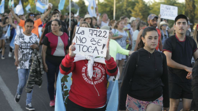 El gobierno de Mendoza suspendió la reglamentación de la ley minera y convocó a todos los sectores para volver a debatir