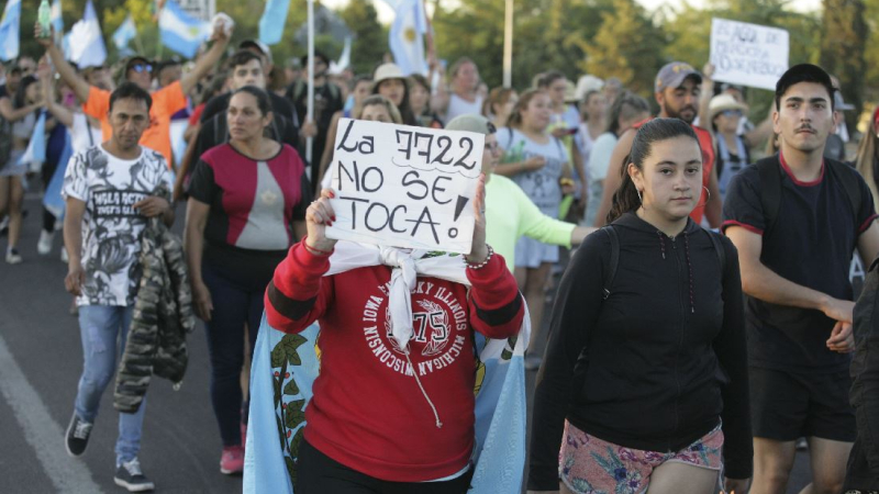El gobierno de Mendoza suspendió la reglamentación de la ley minera y convocó a todos los sectores para volver a debatir