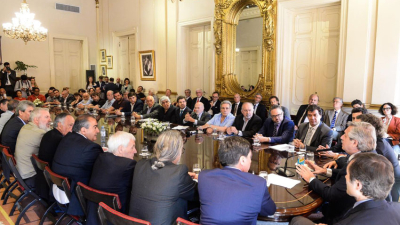 Pacto social: se firmó el "Compromiso argentino por el desarrollo y la solidaridad"