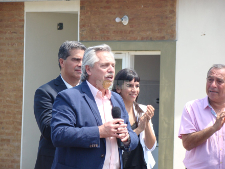 Alberto acto primer plano.jpg