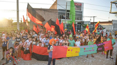 Histórico banderazo inclusivo en el inicio de los corsos en San Martín