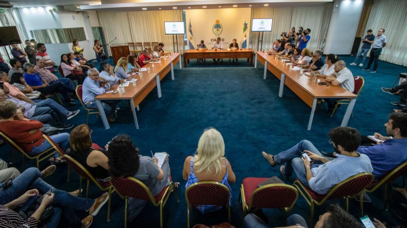 El gobierno cumplirá con los compromisos asumidos y se inicia el ciclo lectivo 2020