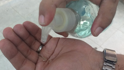 Coronavirus en Argentina: el gobierno congeló el precio del alcohol en gel por 90 días