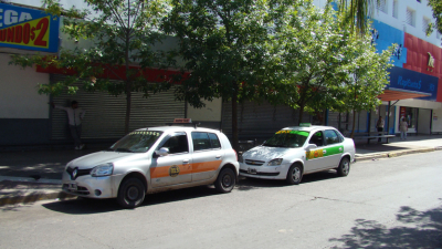 Taxistas en total inactividad piden ayuda económica y alimentaria