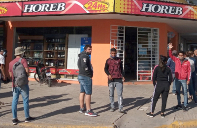 Sáenz Peña: Con largas filas, comenzó a normalizarse la venta de cigarrillos