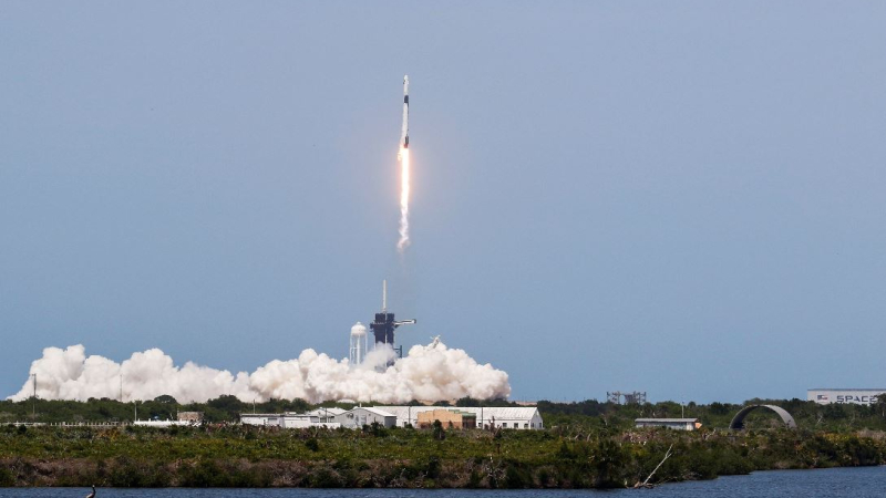 Tras casi 10 años, vuelve a lanzarse un cohete espacial tripulado desde Estados Unidos: puntapié para viajes civiles