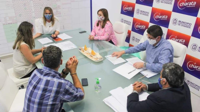 Visita de Soneira a Charata: Funcionarios, periodistas y personal educativo aislados