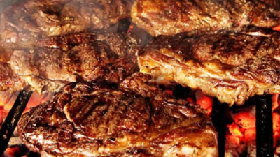 Una comida familiar causó 14 contagios y una muerte por coronavirus