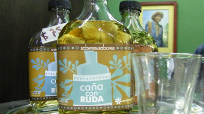 Agosto comienza con la vacuna de los tres tragos de caña con ruda